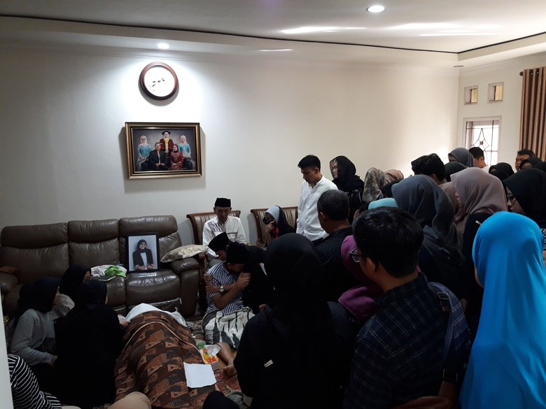 Finalis None Jaktim 2017 Korban Tsunami Sempat Dilarang ke Tanjung Lesung Finalis None Jaktim 2017 Korban Tsunami Sempat Dilarang ke Tanjung Lesung
