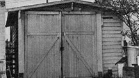 Disney yang dikenal sebagai media tersebesar didirikan di garasi paman Walt Disney pada tahun 1923 di Los Angeles. (scoopwhoop.com/Razsl)