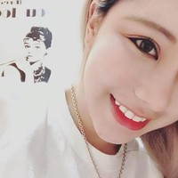 Ia terus merombak diri untuk mendapatkan satu pujian. Setelah melakukan 30 operasi plastik, Berry pun tetap tidak mendapatkan pujian justru terus dikritik dan membandingkannya dengan wanita lain. Pada saat itu jika dia menghentikanku dan memujiku aku cukup cantik, aku akan berhenti dan tidak melakukannya lagi, curhatnya di videonya di Facebook pada 2017 silam. Foto: Dok. Instagram