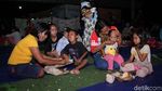Melihat Kondisi Anak-anak Korban Tsunami di Pengungsian