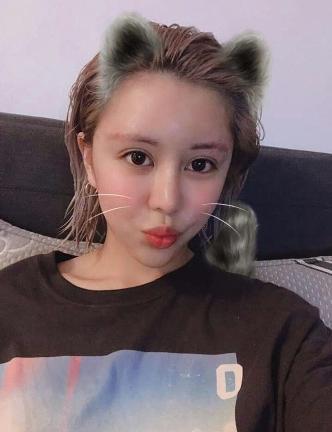 Berry pun mekakukan vermak wajah besar-besaran di usia 21. Dalam jangka waktu enam bulan, YouTuber cantik itu bisa melakukan sebanyak 30 tindakan operasi plastik. Foto: Dok. Instagram