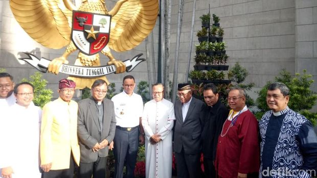 Kunjungi Katedral, Anies: Terimakasih Jemaat yang Jaga Perdamaian