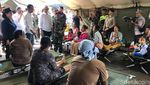 Potret Jokowi di Bibir Pantai Selat Sunda Pasca Terjangan Tsunami