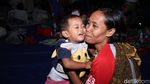 Melihat Kondisi Anak-anak Korban Tsunami di Pengungsian