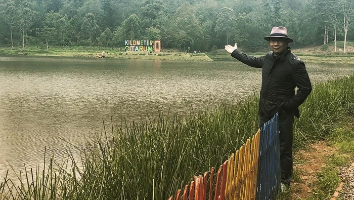 Ridwan Kamil di Situ Cisanti