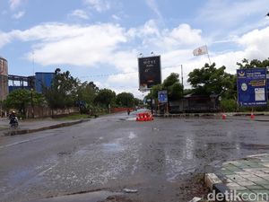 Polisi Perbolehkan Kendaraan Wisatawan Menuju Anyer