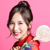 Mina membuat para penggemarnya makin kagum dengan jiwa dermawannya. Ia tidak mendonasikan harta tapi jauh lebih penting dari itu. Personel TWICE ini berencana mendonorkan organnya bagi yang membutuhkan. Foto: Dok. Instagram