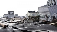 Badai Sandy terjadi pada 2012, area yang terdampak badai tersebut adalah Puerto Rico, Jamaika, Dominika, Kuba, Bahama serta New Jersey dan New York. Kerugian diperkirakan mencapai US$ 75 miliar setara Rp 1.087 triliun. Istimewa/Business Pundit.