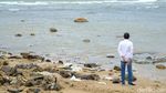 Potret Jokowi di Bibir Pantai Selat Sunda Pasca Terjangan Tsunami