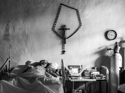 Karya Jawara Kontes Foto Hitam Putih yang Menyentuh