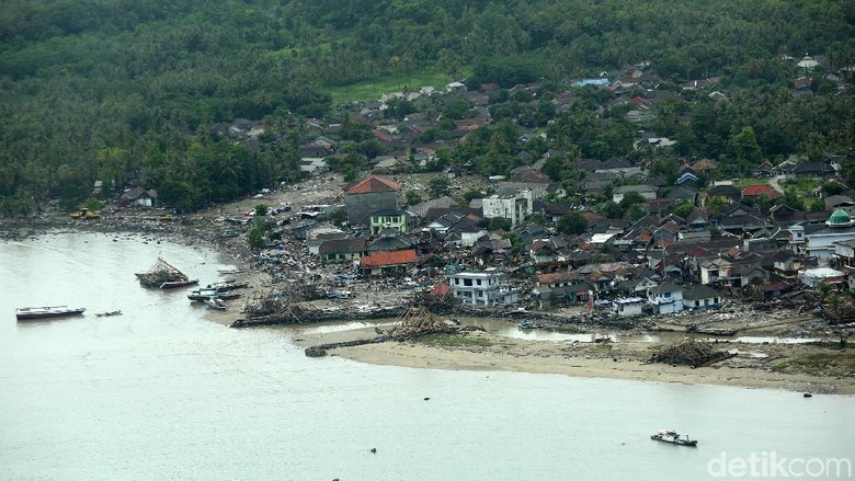 BNPB: Banyak Korban Tsunami Selat Sunda Hanyut ke Laut BNPB: Banyak Korban Tsunami Selat Sunda Hanyut ke Laut