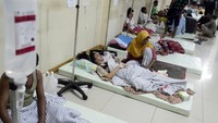 Beberapa korban mengalami patah tulang dan luka-luka mengalami perawatan intensif di Rumah Sakit Bob Bazar Kalianda, Lampung.