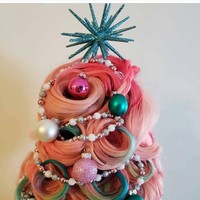  Tak sedikit wanita yang tampil maksimal dan pergi ke salon untuk menata rambutnya dan memeriahkan Natal dengan suka cita. Foto: Instagram