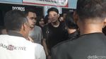 Suasana Tahlilan untuk Istri Ifan dan Andi Seventeen di Bandara