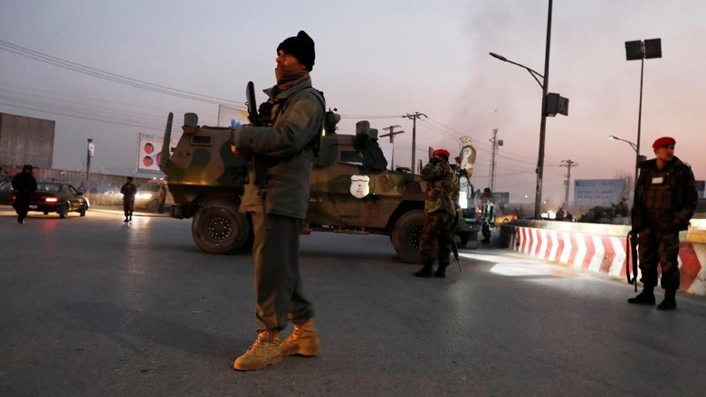 Gedung Pemerintah di Afghanistan Diserang, 43 Orang Tewas Gedung Pemerintah di Afghanistan Diserang, 43 Orang Tewas