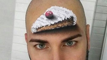 Untuk desain gambar hanya dibutuhkan waktu 30 menit saja bagi Luca, namun ketika pengaplikasian di tubuhnya bisa memakan waktu hingga satu jam. Foto: Instagram @lucaluceaetgallery_makeup