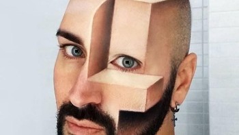 Tak hanya di bagian kepalanG, ia juga ahli menggambar 3D di telapak tanganya. Foto: Instagram @lucaluceaetgallery_makeup