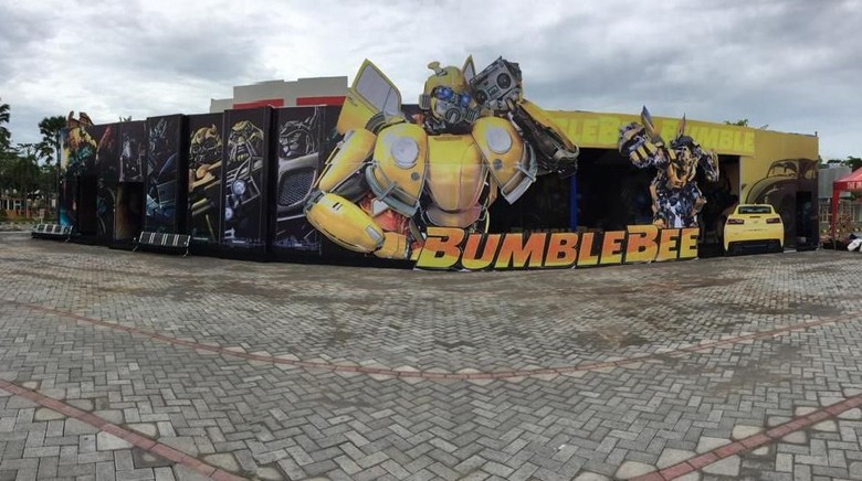 Unik, Pos Pengamanan Natal dan Tahun Baru ini Berkonsep Bumblebee Unik, Pos Pengamanan Natal dan Tahun Baru ini Berkonsep Bumblebee