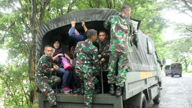 Sempat Ada Info Air Pasang, Warga di Tanjung Lesung Berlarian