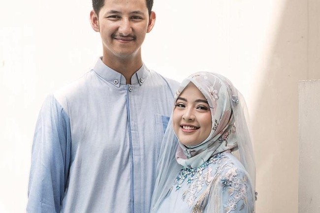 Kebahagiaan sedang menyelimuti pasangan Tasya Kamila dan Randi Bachtiar. Belum lama menikah, mereka pun akan segera dikaruniai anak. Foto: Instagram/@therightwave