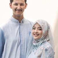 Kebahagiaan sedang menyelimuti pasangan Tasya Kamila dan Randi Bachtiar. Belum lama menikah, mereka pun akan segera dikaruniai anak. Foto: Instagram/@therightwave