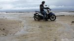 Begini Perjuangan Menuju Lokasi Tsunami Kecamatan Sumur