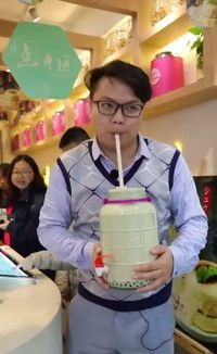 Lagi Tren Minum Bubble Tea di Botol  Jumbo dan Galon  Mini