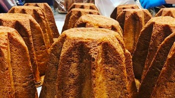 Natal di Italia adalah waktunya makan panettone atau pandoro, pie manis berisi buah. Foto: Instagram @iginio.massari via Bright Side