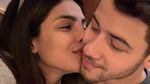 Happy Anniversary! Ini Kado Istimewa Nick Jonas untuk Priyanka Chopra