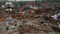 Bupati Pandeglang Irna Narulita menyebut Kecamatan Sumur paling parah terdampak tsunami Selat Sunda.