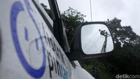 Kini PLN terus berupaya memperbaiki jaringan listrik di beberapa wilayah terdampak tsunami.