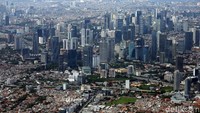 Pemandangan Kota Jakarta dari udara, Jakarta, Senin (24/12/2018).
