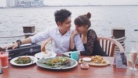 Hidangan seafood, seperti cumi, ikan, hingga tumis kangkung jadi menu makanan yang spesial bagi Cassandra dan Randy menghabiskan waktu bersama. Foto: Instagram @cassandraslee