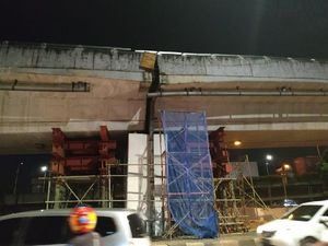 Walkot Jakbar: Flyover Rawabuaya yang Renggang Ditutup Selama 10 Hari