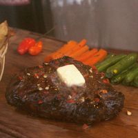 Sirloin Steak yang Lembut Juicy Bisa Disantap di 5 Restoran Ini