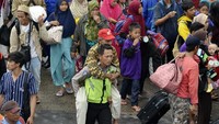 Selain mengggunakan kapal KM Jatra III, ada tiga kapal lainnya yang juga digunakan untuk mengevakuasi ribuan warga Pulau Sebesi dan Sebuku, yaitu kapal KM Jembio, KM Trisula, dan KM Sabuk Nusantara.
