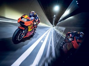Ketika Motor MotoGP Digeber di Terowongan