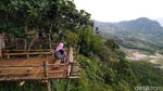 Foto: Puncak Bangku Ciamis yang Sejuk & Asyik Buat Selfie