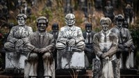 Masih di Jepang, sebuah taman berisi ratusan patung manusia yang berada di prefektur Toyama, juga tak boleh dilewatkan oleh para pencinta wisata horor. Taman yang bernama Fureai Sekibutsu itu diketahui digagas oleh Matsuo Furokawa di akhir tahun 1980-an. Carl Court/Getty Images.  