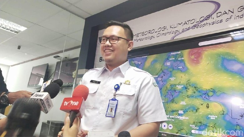 BMKG: Ada Ombak Tinggi dan Hujan Lebat, Hati-hati yang Berlibur ke Pantai! BMKG: Ada Ombak Tinggi dan Hujan Lebat, Hati-hati yang Berlibur ke Pantai!