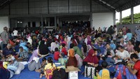 Warga korban tsunami dari Pulau Sebesi dan Sebuku Lampung Selatan itu pun untuk sementara menempati posko pengungsian di Kalianda, Lampung Selatan, untuk mendapatkan perawatan dari tim medis dan mendapatkan perawatan trauma healing usai terjadinya tsunami di Selat Sunda.