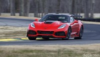 Chevrolet Corvette ZR1 bisa melaju hingga 341 km per jam. Istimewa.