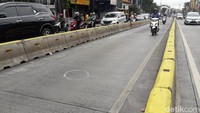 Pagi ini lalu lintas telah kembali dibuka (Foto: Isal Mawardi/detikcom)