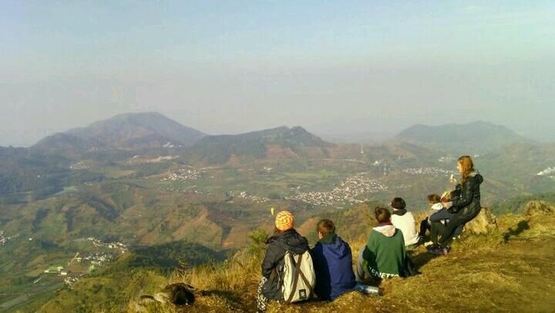 Lanskap dari Gunung Prau, Dieng, Wonosobo (Opik/Istimewa) Lanskap dari Gunung Prau, Dieng, Wonosobo (Opik/Istimewa)