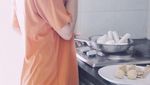 Makan Es Kelapa di Vietnam, Ini Momen Kulineran Cassandra Lee