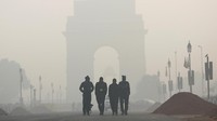 Penampakan polusi udara di India Gate. REUTERS/Adnan Abidi.