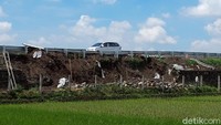 Talut tersebut ambrol setelah diguyur hujan deras.