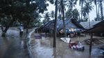 Usai Tsunami, Banjir Rendam Wilayah Labuan Banten