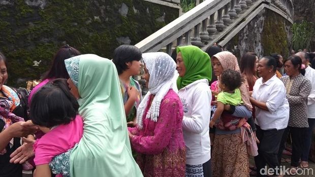 Melihat Indahnya Kerukunan 3 Agama di Lereng Merbabu Saat Natal