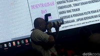 Seperti  kasus e-KTP, Daftar Pemilih Tetap (DPT) dan korupsi sejumlah kepala daerah.
